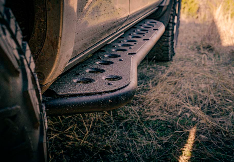 Step Ed Rock Sliders - Double Cab Short Bed W/Kick Out/Yes PwdrCoat — 05-23 Toyota Tacoma