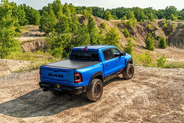 Access/Double Cab (Short Bed) Retrax IX — 99-06 Toyota Tundra