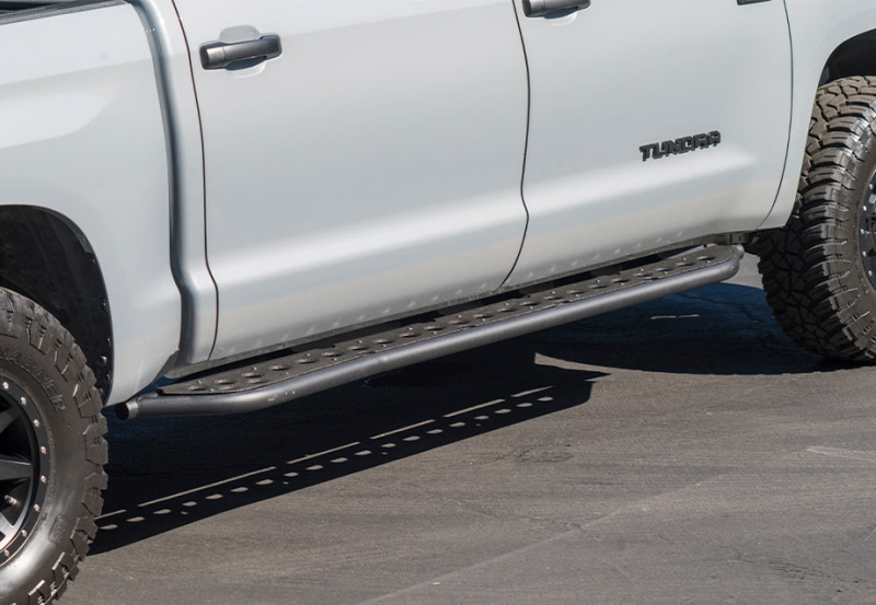 Rock Sliders - Hybrid No Kick Out Powder Coat Sf + BedLiner — 2022 Toyota Tundra